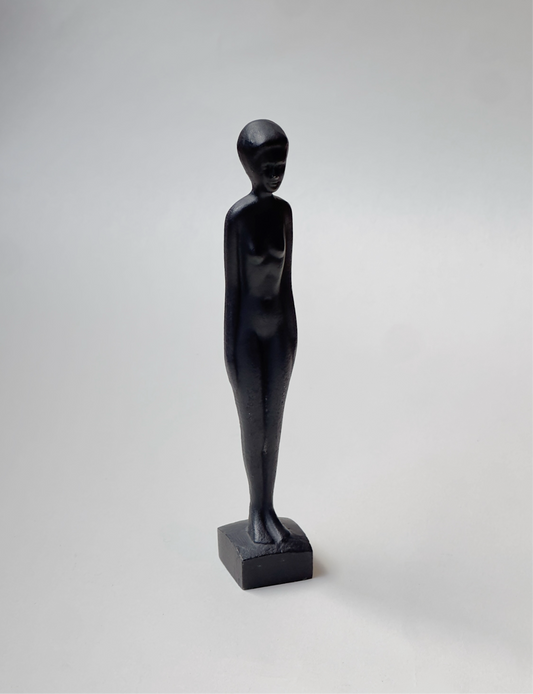 Sculpture ”Woman”.